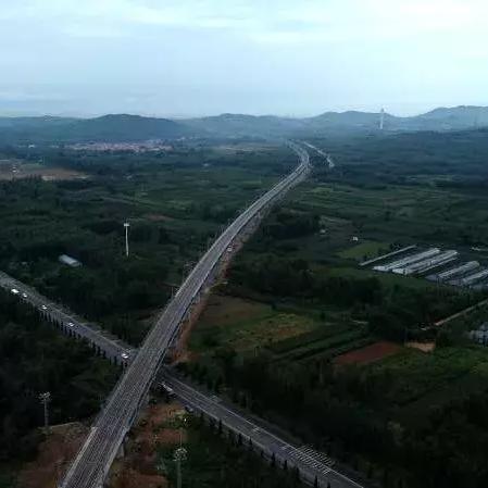 青岛旅行时尚指南，海风服饰搭配攻略