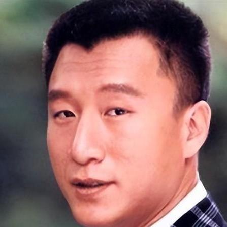 励志成长，儿童受伤不气馁，勇敢面对展现成长力量