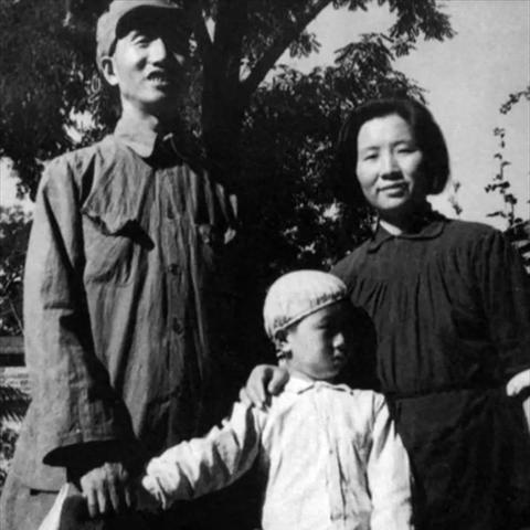 军事访谈揭秘，深度解读战略国防安全，亲历前线军事战略动态解析视频