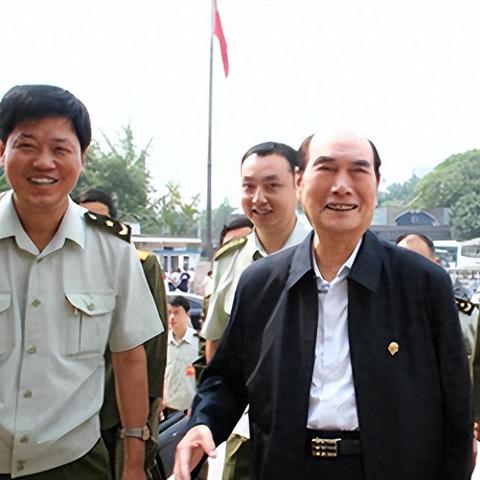 全球钢铁巨头排行榜，揭秘行业领导者的佼佼者排名！