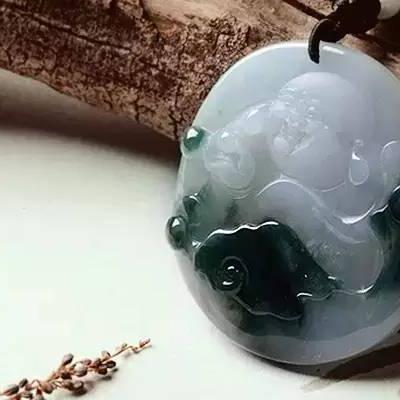 腾冲翡翠企业排名揭秘，行业领军者TOP10榜单揭晓！