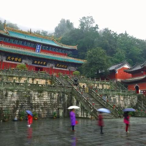 十堰武当山神秘仙境探索攻略，绝佳指南