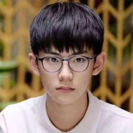 清华路上意外摔倒事件背后的故事与启示视频集锦