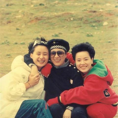 探索杨丽花的传奇人生，台湾歌仔戏皇后的魅力之旅