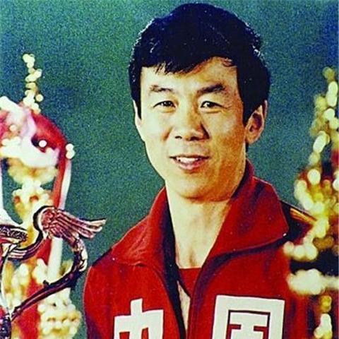 铁血篮球VS排球世界，排名巅峰之战