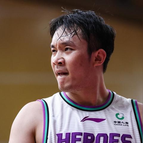 历史世界男篮排名盘点，篮球巨星在世界舞台上的荣耀瞬间回顾