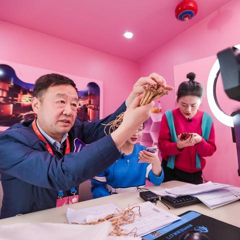金寨新闻头条直播，捕捉地方发展精彩瞬间，实时传递最新资讯！