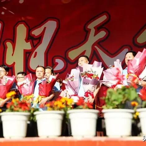 高考前青春励志燃烧，决战未来不辜负韶华