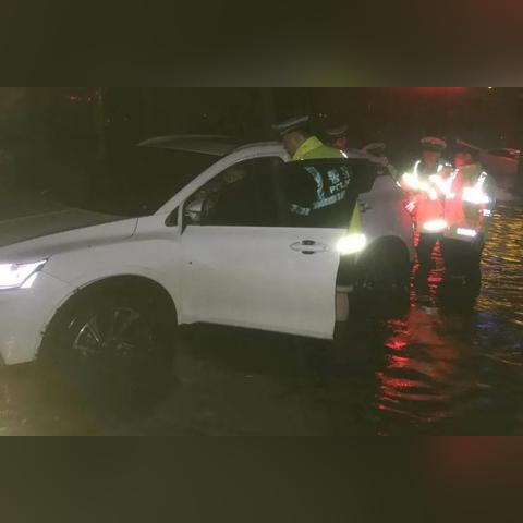 平乡暴雨实时更新，城市应对与民众行动全景记录
