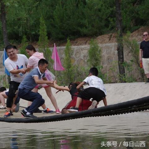 惊悚乐园！十大恐怖游乐设施排行榜，刺激至极的极致体验