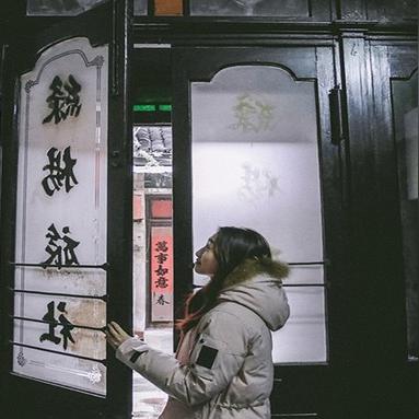 探索家居新风尚，木质扶梯的魅力与选购指南——百度收录标准标题
